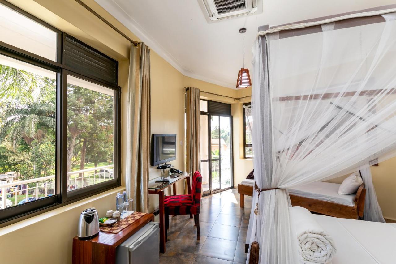 2 Friends Beach Hotel Entebbe Ngoại thất bức ảnh