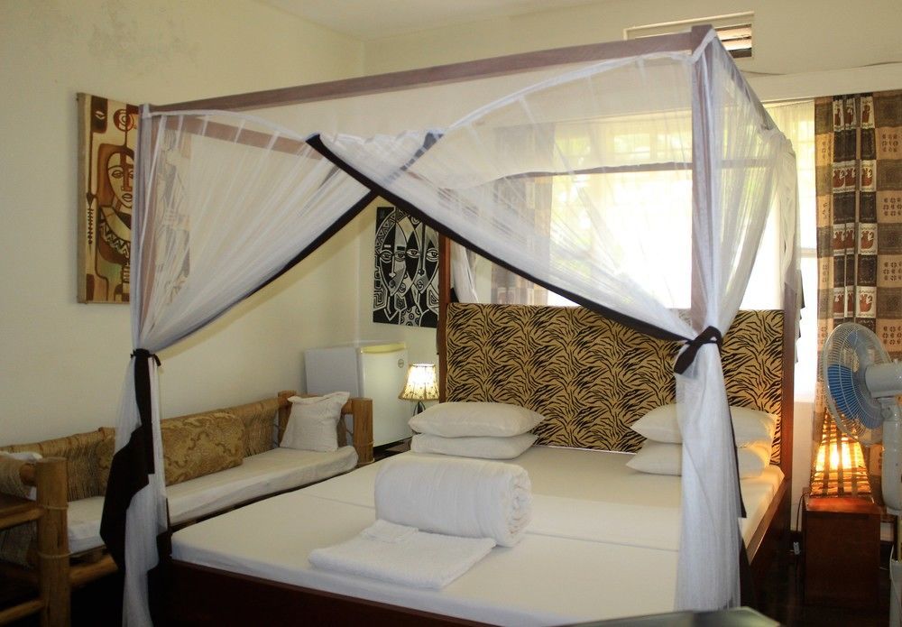 2 Friends Beach Hotel Entebbe Ngoại thất bức ảnh