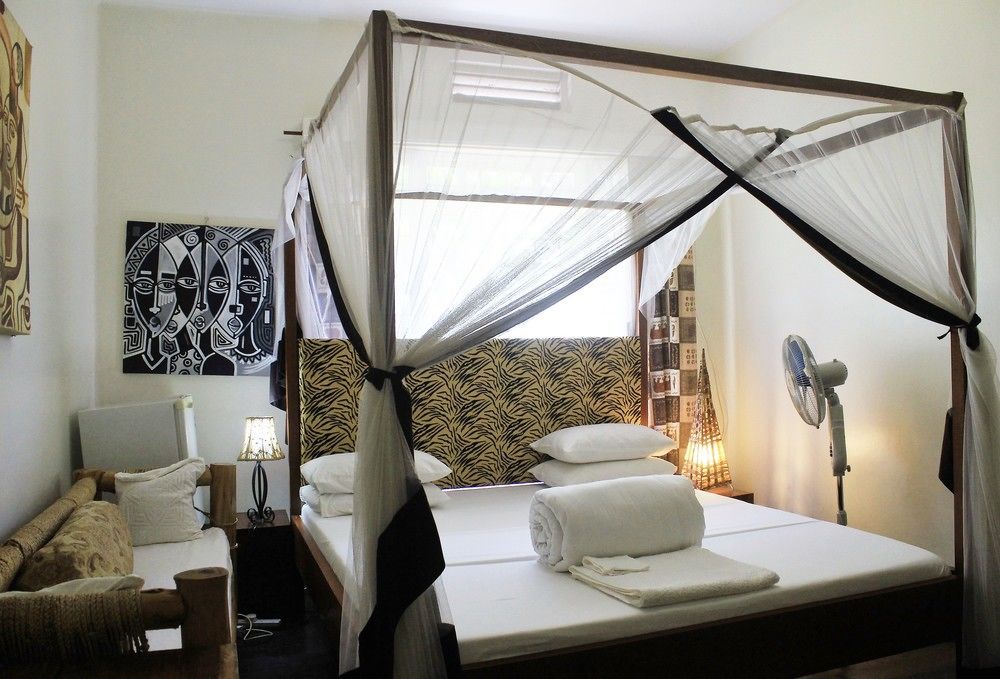 2 Friends Beach Hotel Entebbe Ngoại thất bức ảnh