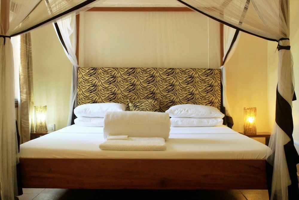2 Friends Beach Hotel Entebbe Ngoại thất bức ảnh