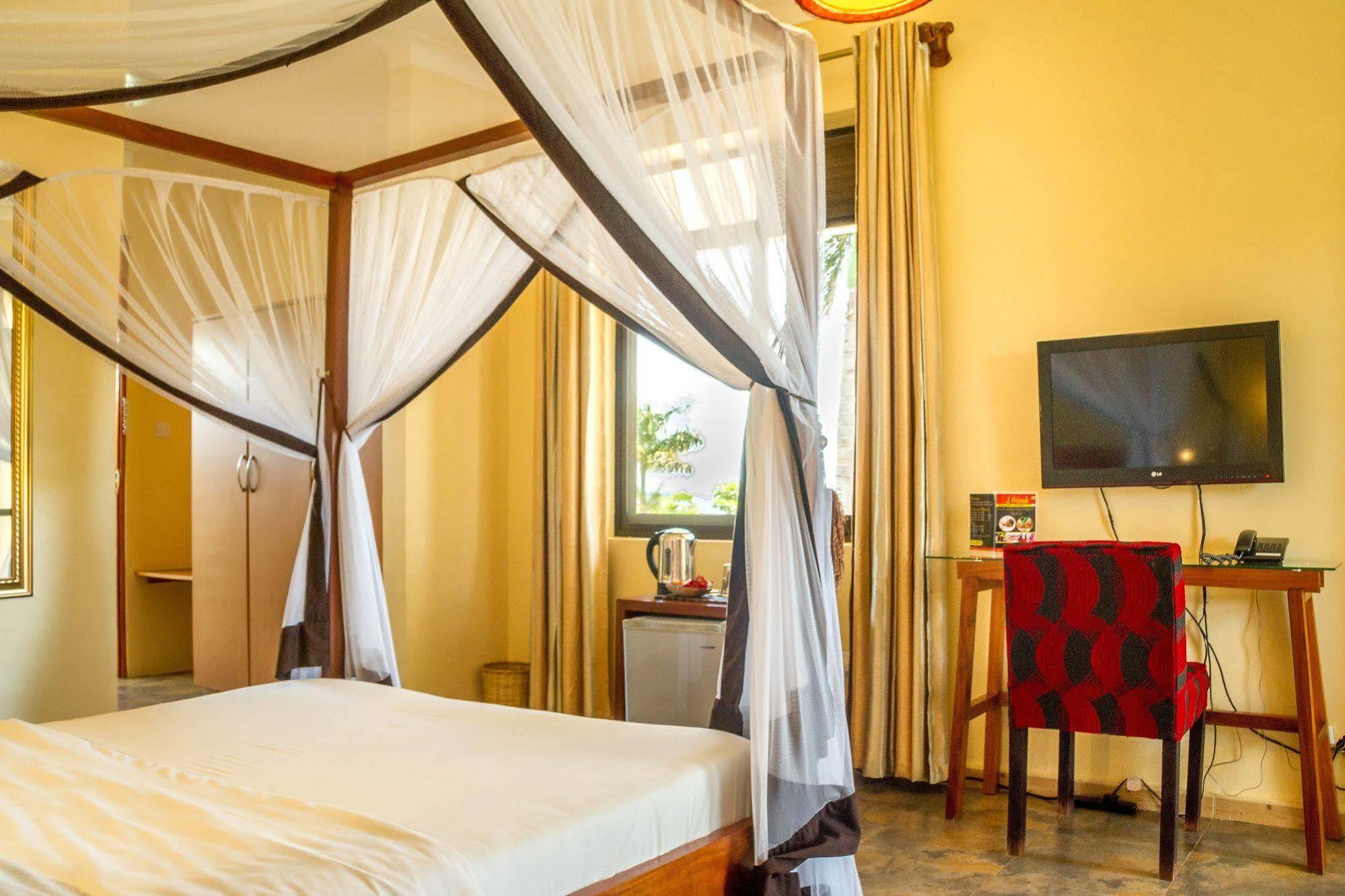 2 Friends Beach Hotel Entebbe Ngoại thất bức ảnh