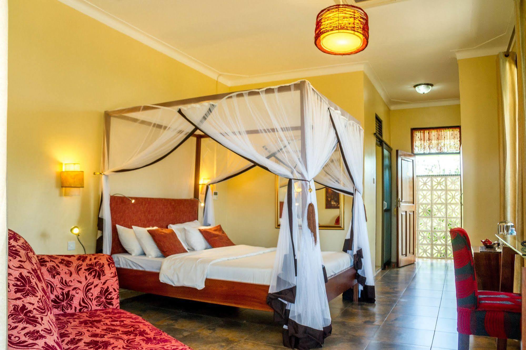 2 Friends Beach Hotel Entebbe Ngoại thất bức ảnh