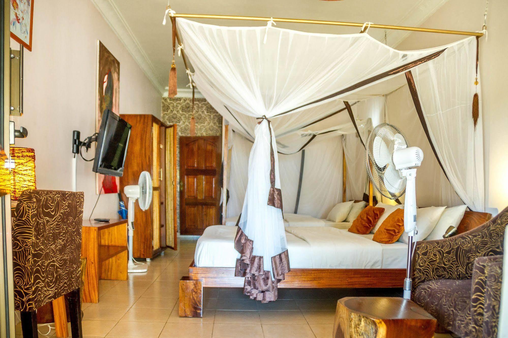 2 Friends Beach Hotel Entebbe Ngoại thất bức ảnh